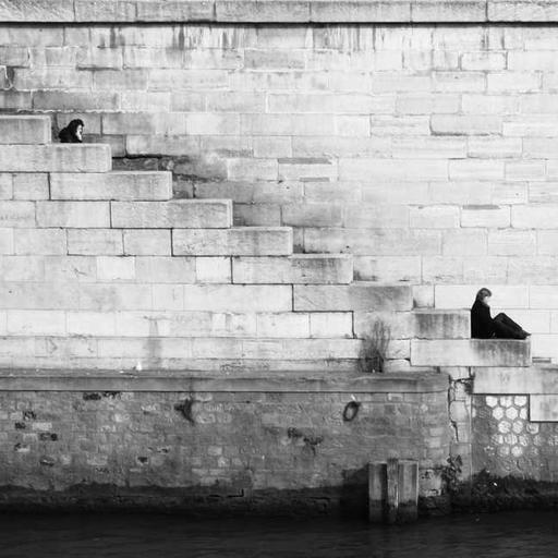 Dampak Teknologi terhadap Privasi dan Identitas Diri di Dunia Maya